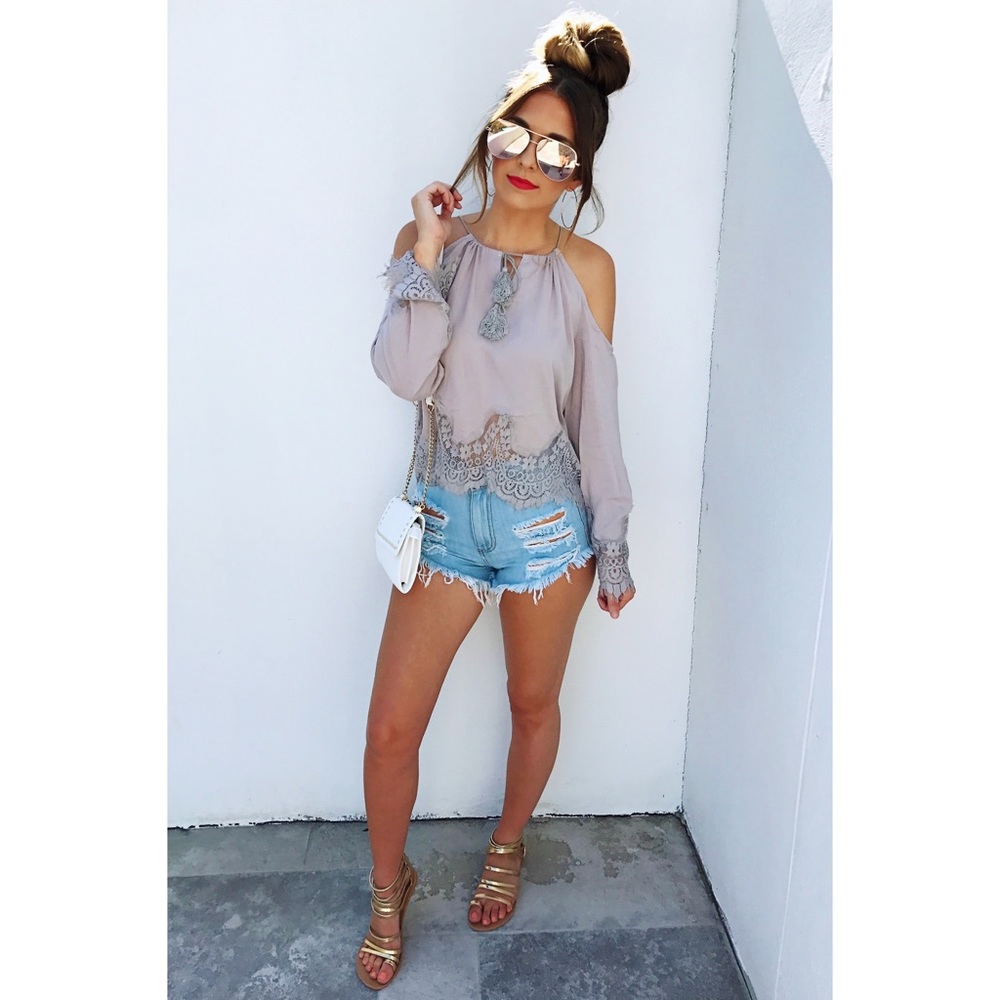 Cold shoulder top with lace